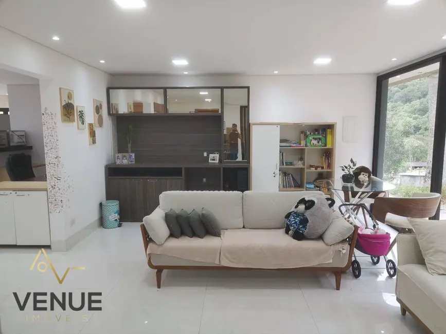 Foto 6 de Chácara com 5 quartos à venda, 340m2 em Canjicas, Aruja - SP