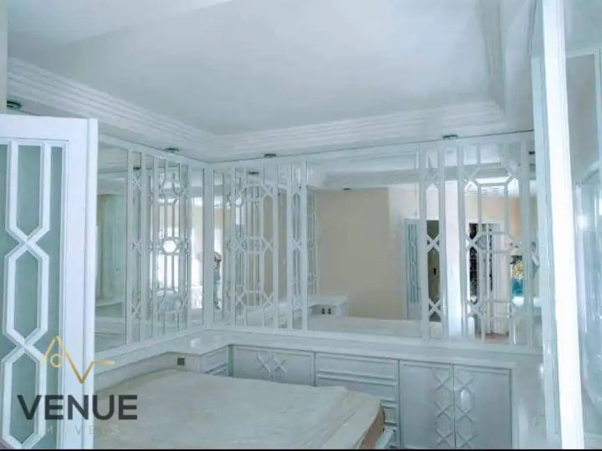 Casa de Condomínio com 3 quartos para alugar, 600m2 em Perová, Aruja - SP - imagem 7 Foto 7 de Casa de Condomínio com 3 quartos para alugar, 600m2 em Perová, Aruja - SP