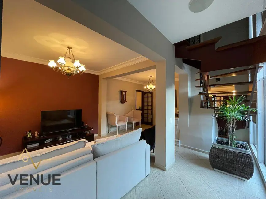 Foto 9 de Casa de Condomínio com 3 quartos à venda, 150m2 em Caputera, Aruja - SP