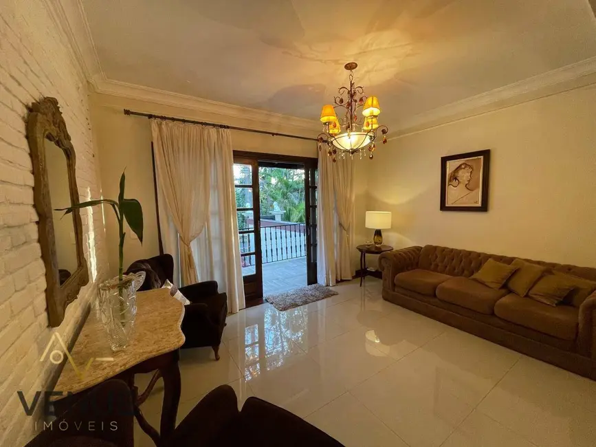 Foto 5 de Casa de Condomínio com 5 quartos à venda, 300m2 em Caputera, Aruja - SP