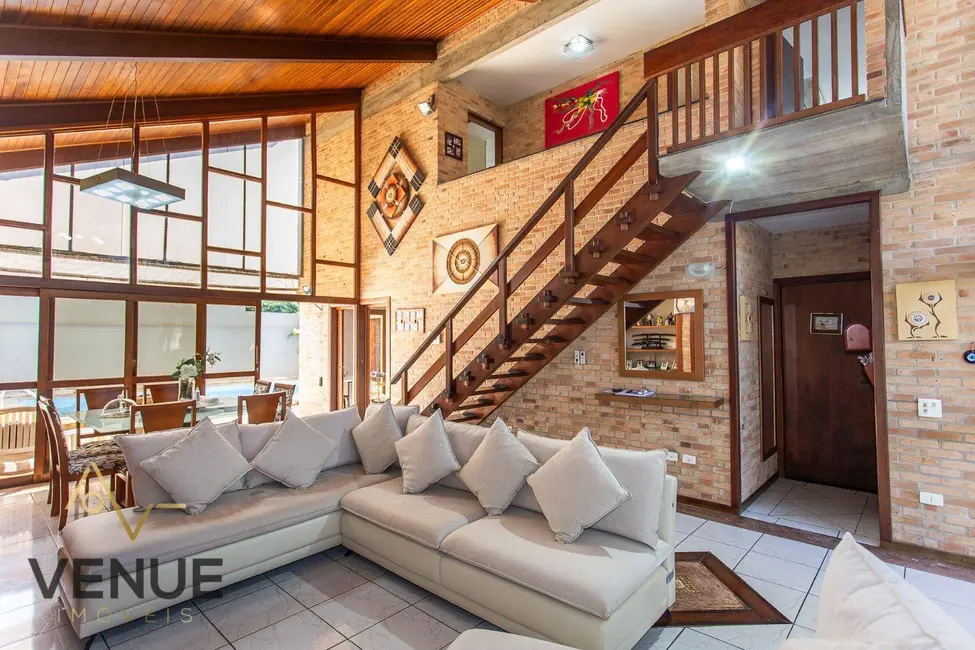 Foto 2 de Casa com 5 quartos à venda, 360m2 em Sao Sebastiao - SP
