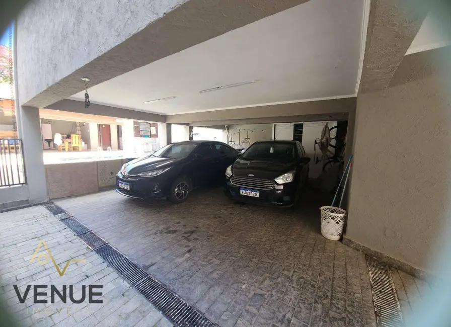 Foto 8 de Casa com 5 quartos à venda, 300m2 em Portão, Aruja - SP