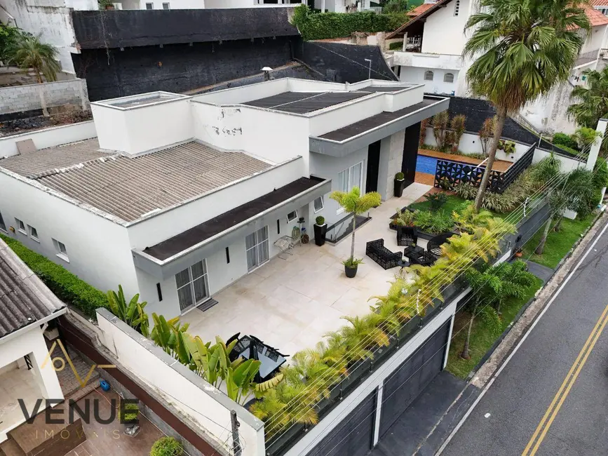 Foto 3 de Casa de Condomínio com 3 quartos à venda e para alugar, 750m2 em Caputera, Aruja - SP