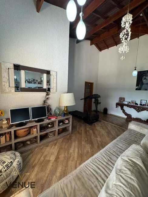 Foto 6 de Chácara com 3 quartos à venda, 1400m2 em Centro, Aruja - SP