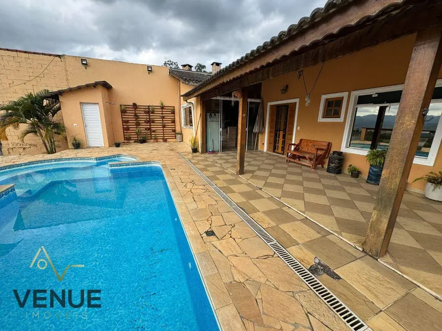 Foto 3 de Chácara com 3 quartos à venda, 1400m2 em Centro, Aruja - SP