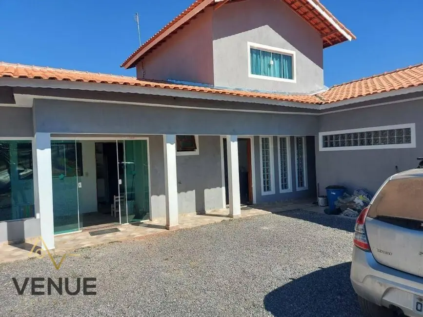 Chácara com 7 quartos à venda, 1195m2 em Igarata - SP - imagem 3 Foto 3 de Chácara com 7 quartos à venda, 1195m2 em Igarata - SP