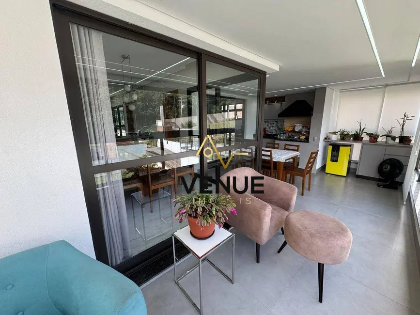 Foto 5 de Apartamento com 3 quartos à venda e para alugar, 193m2 em Aruja - SP