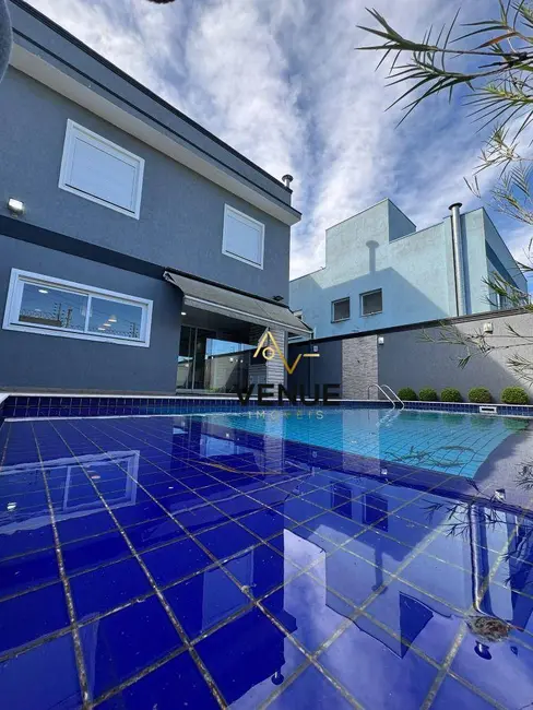 Foto 1 de Casa de Condomínio com 4 quartos à venda e para alugar, 240m2 em Residencial Real Park, Aruja - SP