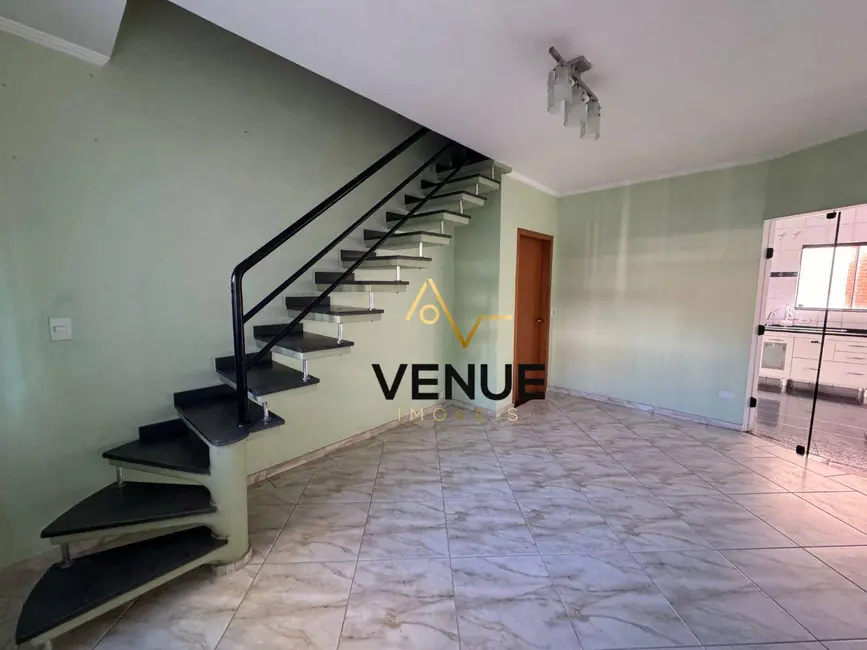 Casa de Condomínio com 3 quartos à venda, 300m2 em Perová, Aruja - SP - imagem 5 Foto 5 de Casa de Condomínio com 3 quartos à venda, 300m2 em Perová, Aruja - SP