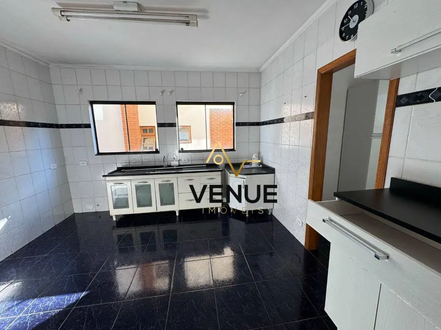 Casa de Condomínio com 3 quartos à venda, 300m2 em Perová, Aruja - SP - imagem 6 Foto 6 de Casa de Condomínio com 3 quartos à venda, 300m2 em Perová, Aruja - SP