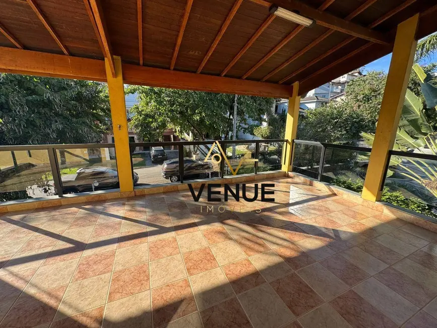 Casa de Condomínio com 3 quartos à venda, 300m2 em Perová, Aruja - SP - imagem 9 Foto 9 de Casa de Condomínio com 3 quartos à venda, 300m2 em Perová, Aruja - SP