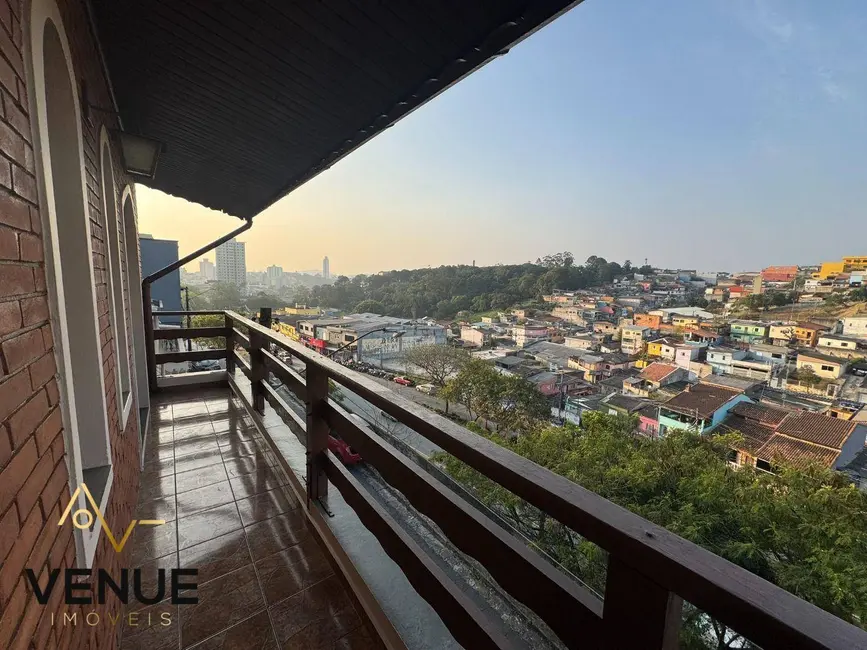 Foto 3 de Sobrado com 3 quartos à venda, 210m2 em Vila Correia, Maua - SP