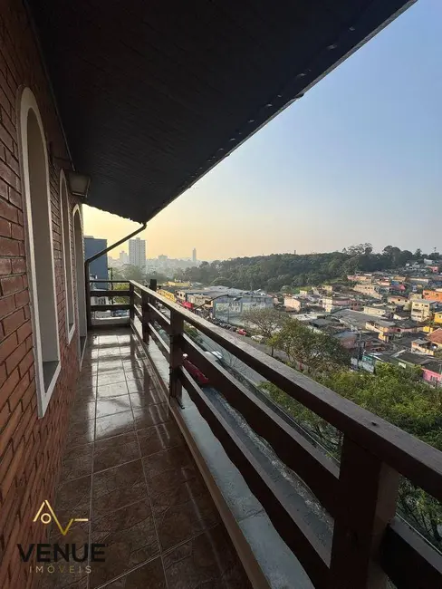 Foto 1 de Sobrado com 3 quartos à venda, 210m2 em Vila Correia, Maua - SP