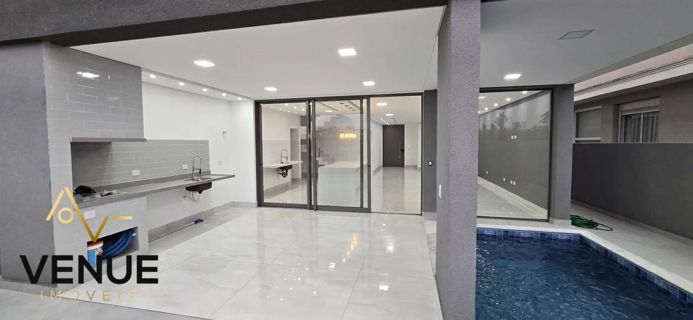 Foto 3 de Casa de Condomínio com 4 quartos à venda, 300m2 em Residencial Real Park, Aruja - SP