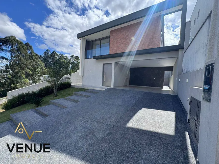 Foto 1 de Casa de Condomínio com 4 quartos à venda, 300m2 em Parque Maringá, Aruja - SP