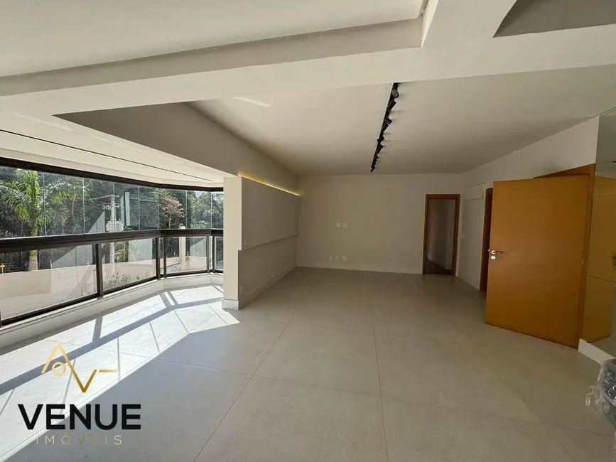 Apartamento com 3 quartos à venda e para alugar, 193m2 em Aruja - SP - imagem 4 Foto 4 de Apartamento com 3 quartos à venda e para alugar, 193m2 em Aruja - SP