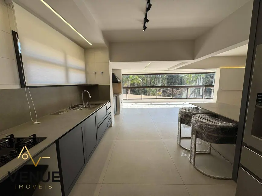 Apartamento com 3 quartos à venda e para alugar, 193m2 em Aruja - SP - imagem 8 Foto 8 de Apartamento com 3 quartos à venda e para alugar, 193m2 em Aruja - SP