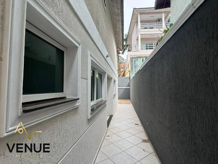 Foto 6 de Casa de Condomínio com 3 quartos à venda, 300m2 em Perová, Aruja - SP