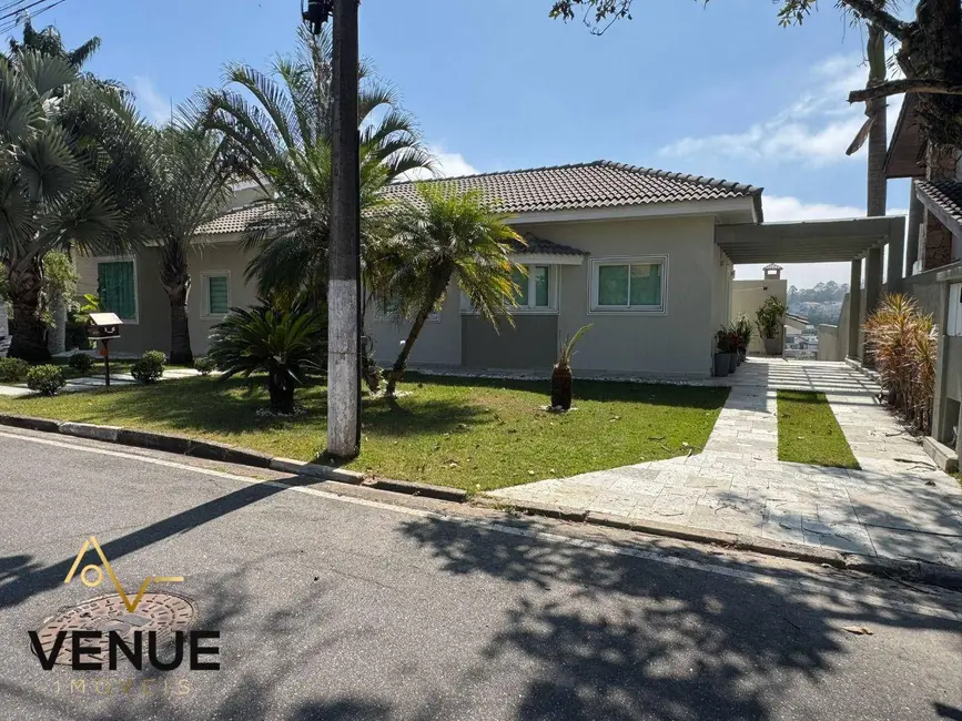 Foto 3 de Casa de Condomínio com 3 quartos para alugar, 607m2 em Perová, Aruja - SP