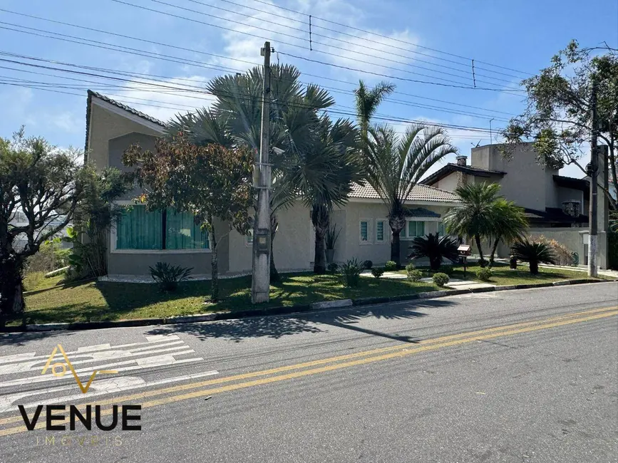 Foto 8 de Casa de Condomínio com 3 quartos para alugar, 607m2 em Perová, Aruja - SP