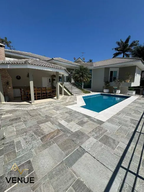 Foto 2 de Casa de Condomínio com 3 quartos para alugar, 607m2 em Perová, Aruja - SP