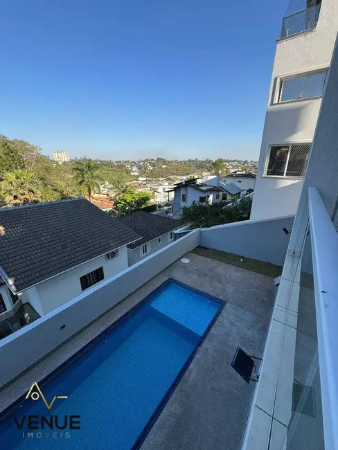 Casa de Condomínio com 4 quartos à venda e para alugar, 300m2 em Perová, Aruja - SP - imagem 2 Foto 2 de Casa de Condomínio com 4 quartos à venda e para alugar, 300m2 em Perová, Aruja - SP