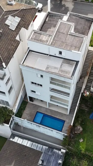 Casa de Condomínio com 4 quartos à venda e para alugar, 300m2 em Perová, Aruja - SP - imagem 4 Foto 4 de Casa de Condomínio com 4 quartos à venda e para alugar, 300m2 em Perová, Aruja - SP