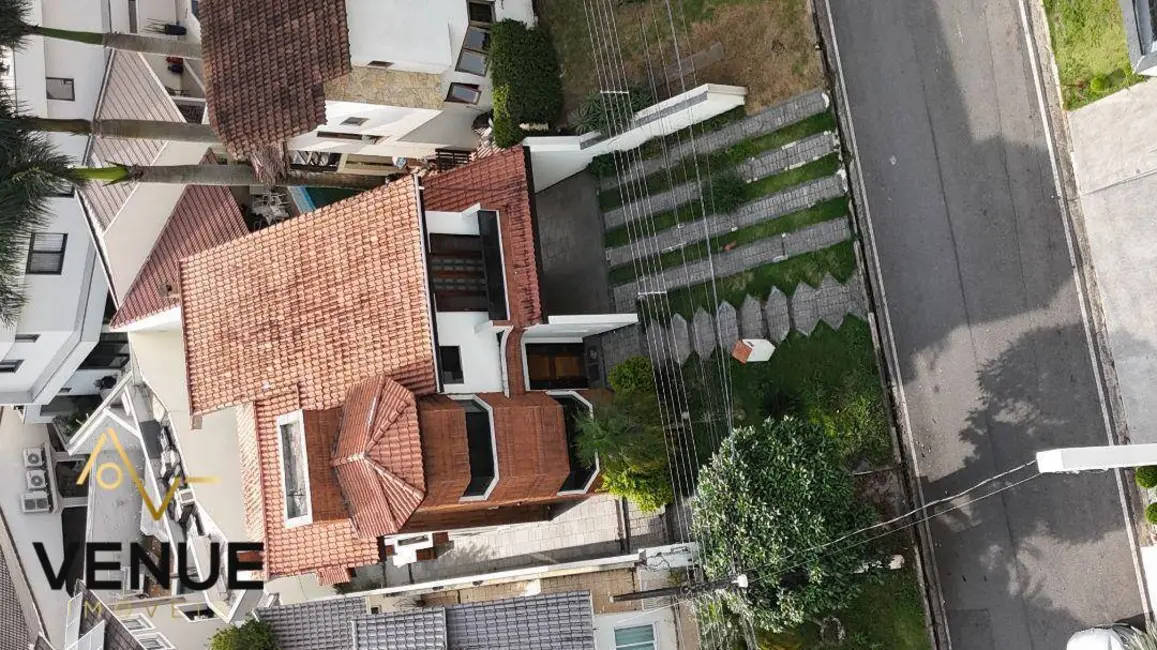 Foto 5 de Casa de Condomínio com 3 quartos para alugar, 300m2 em Aruja - SP