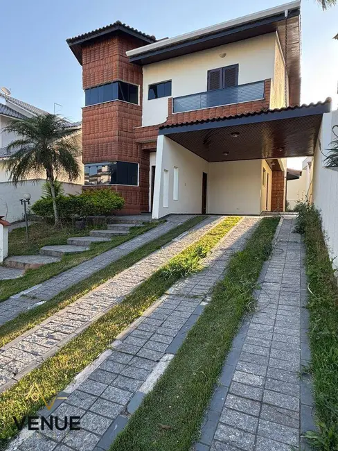 Foto 1 de Casa de Condomínio com 3 quartos para alugar, 300m2 em Aruja - SP