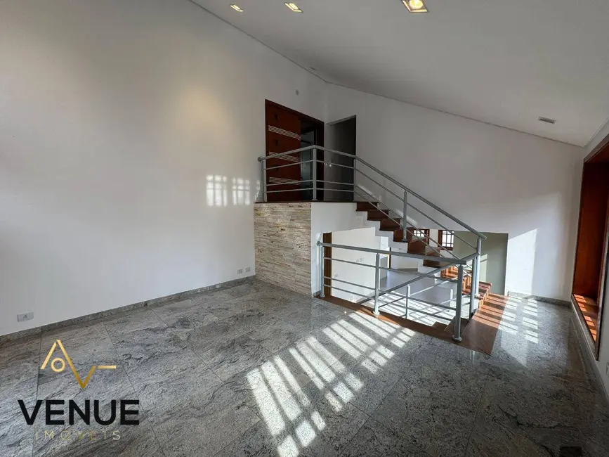 Foto 4 de Sobrado com 4 quartos à venda, 300m2 em Perová, Aruja - SP