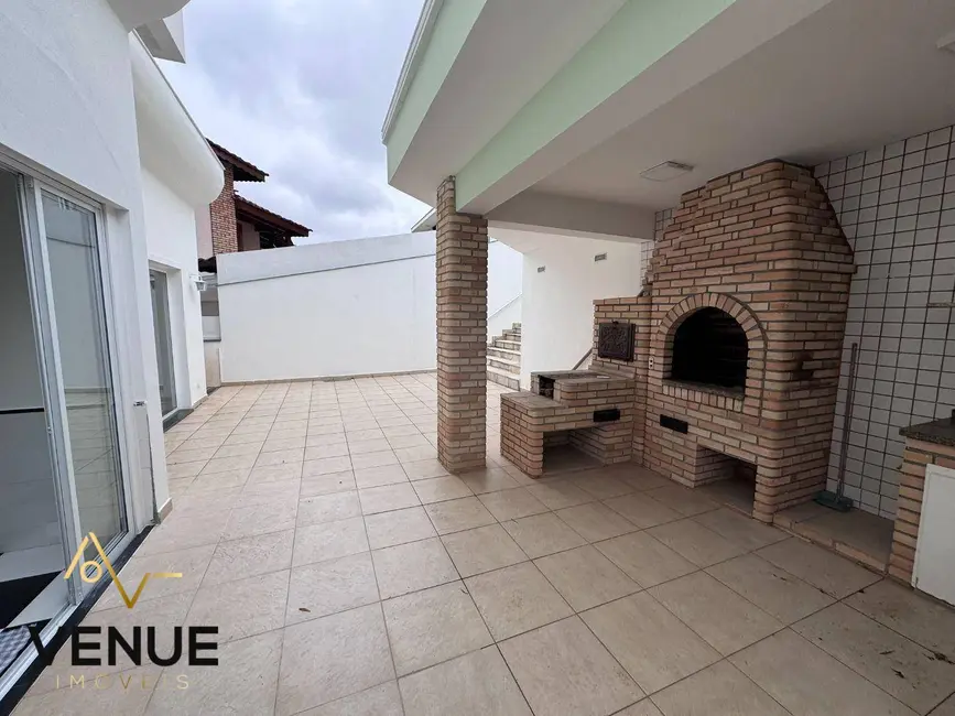 Casa de Condomínio com 3 quartos para alugar, 600m2 em Perová, Aruja - SP - imagem 5 Foto 5 de Casa de Condomínio com 3 quartos para alugar, 600m2 em Perová, Aruja - SP