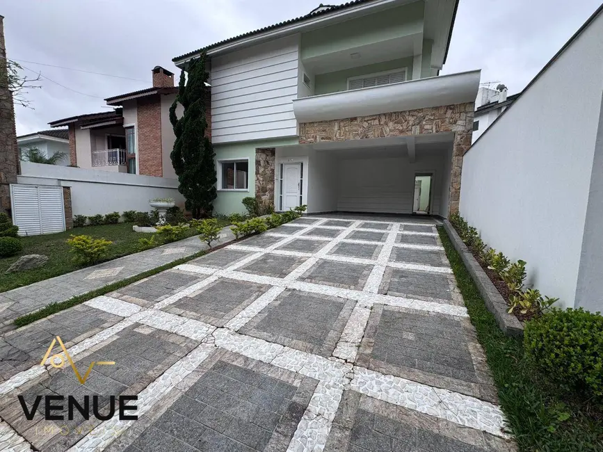 Casa de Condomínio com 3 quartos para alugar, 600m2 em Perová, Aruja - SP - imagem 6 Foto 6 de Casa de Condomínio com 3 quartos para alugar, 600m2 em Perová, Aruja - SP