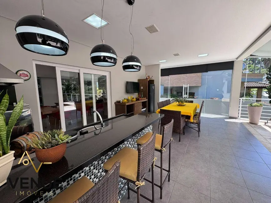 Foto 6 de Casa de Condomínio com 3 quartos à venda, 1000m2 em Caputera, Aruja - SP