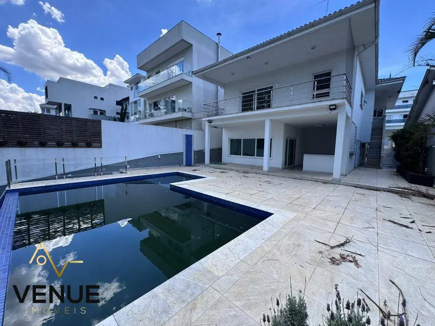 Casa de Condomínio com 4 quartos à venda e para alugar, 720m2 em Perová, Aruja - SP - imagem 3 Foto 3 de Casa de Condomínio com 4 quartos à venda e para alugar, 720m2 em Perová, Aruja - SP