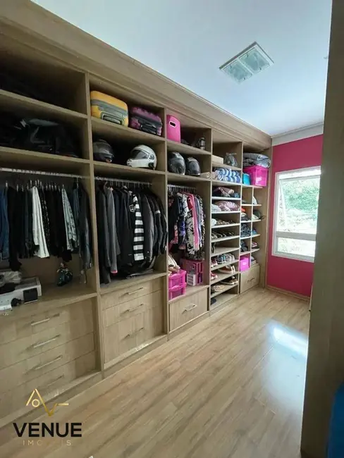 Casa de Condomínio com 4 quartos à venda e para alugar, 720m2 em Perová, Aruja - SP - imagem 7 Foto 7 de Casa de Condomínio com 4 quartos à venda e para alugar, 720m2 em Perová, Aruja - SP