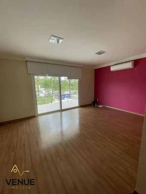 Casa de Condomínio com 4 quartos à venda e para alugar, 720m2 em Perová, Aruja - SP - imagem 6 Foto 6 de Casa de Condomínio com 4 quartos à venda e para alugar, 720m2 em Perová, Aruja - SP