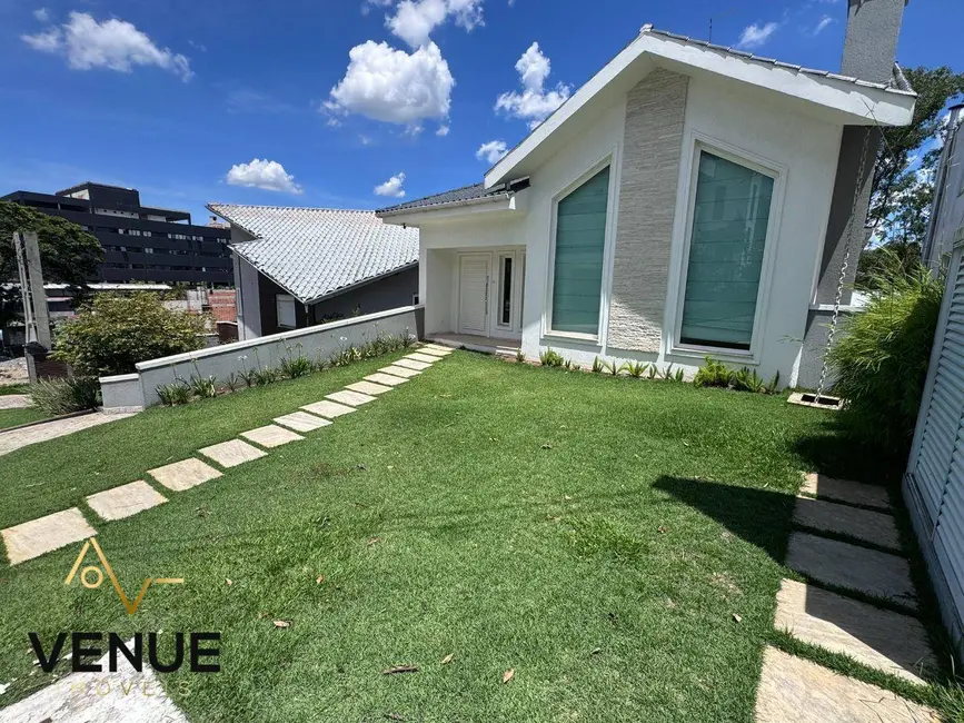 Casa de Condomínio com 4 quartos à venda e para alugar, 720m2 em Perová, Aruja - SP - imagem 1 Foto 1 de Casa de Condomínio com 4 quartos à venda e para alugar, 720m2 em Perová, Aruja - SP