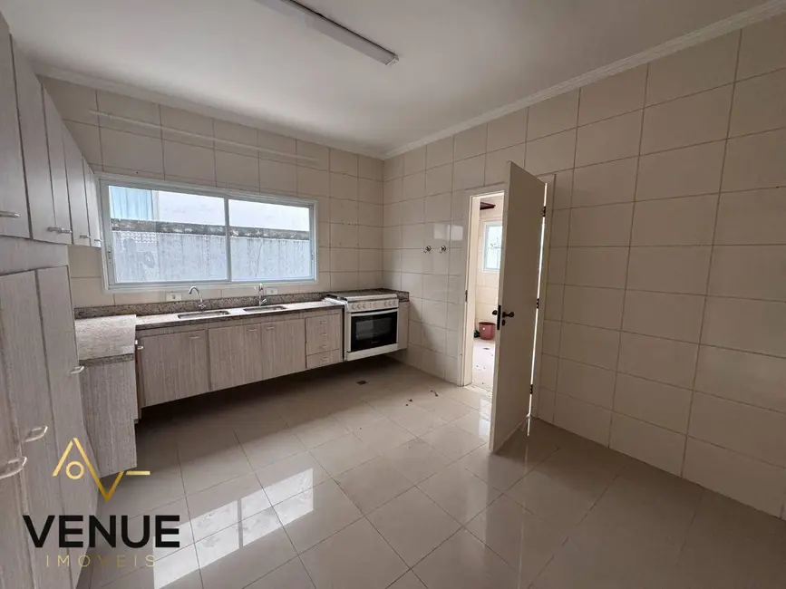 Foto 8 de Casa de Condomínio com 4 quartos à venda, 350m2 em Perová, Aruja - SP