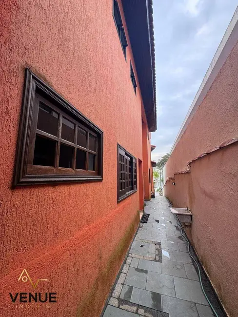 Casa de Condomínio com 5 quartos para alugar, 350m2 em Perová, Aruja - SP - imagem 8 Foto 8 de Casa de Condomínio com 5 quartos para alugar, 350m2 em Perová, Aruja - SP