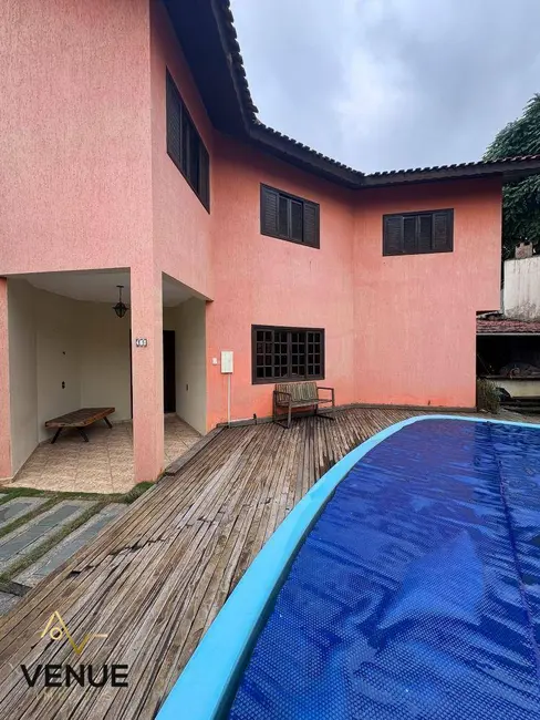 Casa de Condomínio com 5 quartos para alugar, 350m2 em Perová, Aruja - SP - imagem 6 Foto 6 de Casa de Condomínio com 5 quartos para alugar, 350m2 em Perová, Aruja - SP