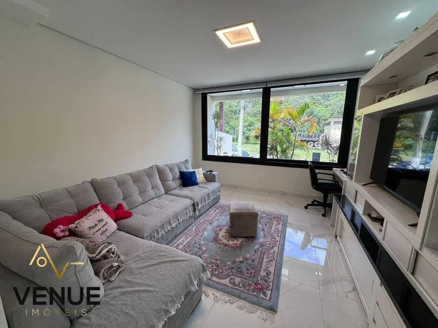 Foto 8 de Casa de Condomínio com 3 quartos à venda, 350m2 em Perová, Aruja - SP