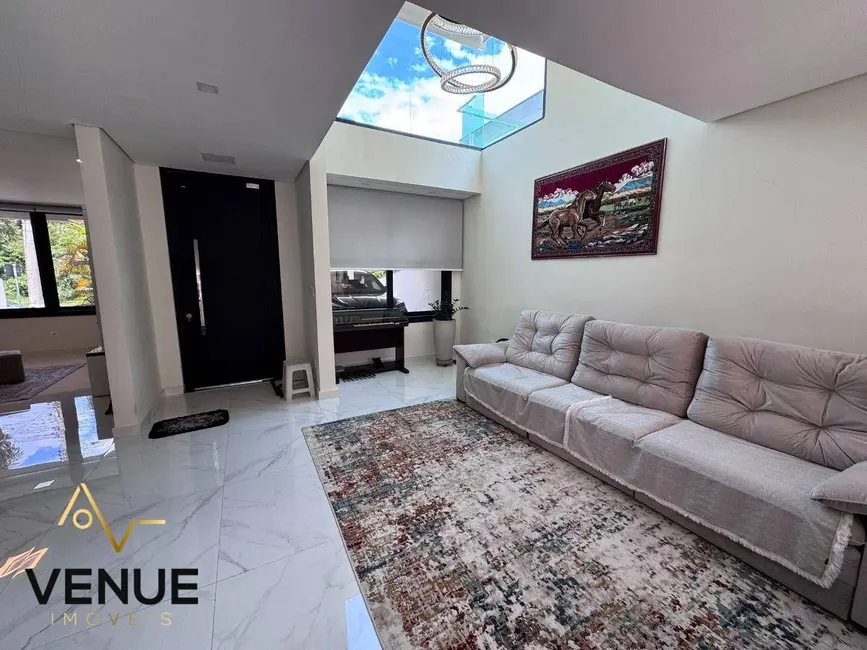 Foto 4 de Casa de Condomínio com 3 quartos à venda, 350m2 em Perová, Aruja - SP