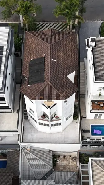 Foto 3 de Casa de Condomínio com 4 quartos à venda e para alugar, 300m2 em Perová, Aruja - SP