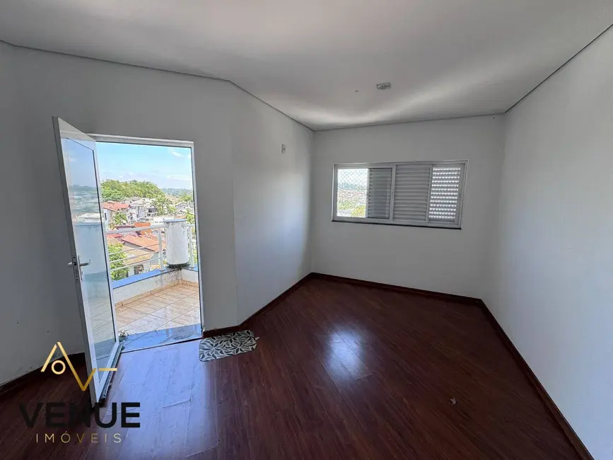 Foto 9 de Casa de Condomínio com 4 quartos à venda e para alugar, 300m2 em Perová, Aruja - SP