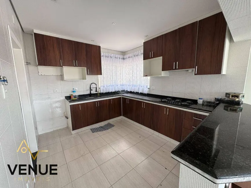 Foto 7 de Casa de Condomínio com 4 quartos à venda e para alugar, 300m2 em Perová, Aruja - SP