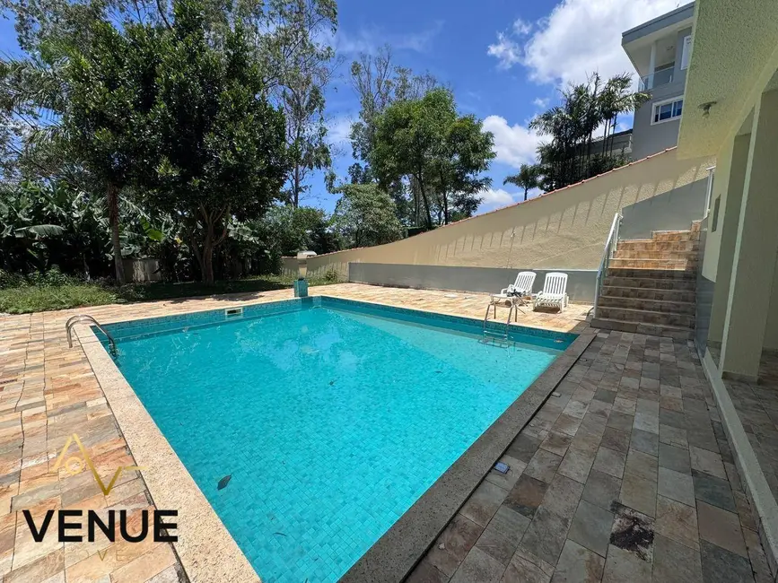 Casa de Condomínio com 4 quartos à venda e para alugar, 680m2 em Perová, Aruja - SP - imagem 3 Foto 3 de Casa de Condomínio com 4 quartos à venda e para alugar, 680m2 em Perová, Aruja - SP