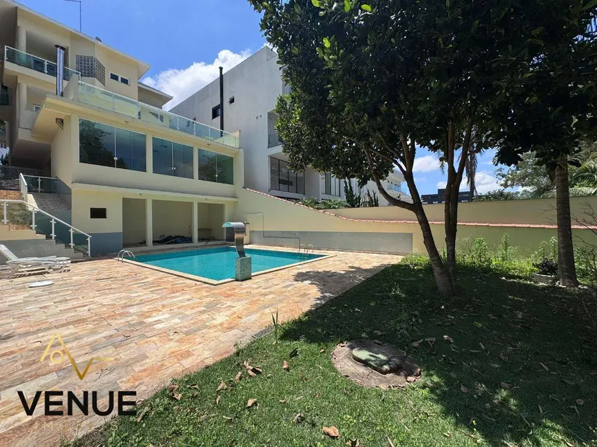 Casa de Condomínio com 4 quartos à venda e para alugar, 680m2 em Perová, Aruja - SP - imagem 4 Foto 4 de Casa de Condomínio com 4 quartos à venda e para alugar, 680m2 em Perová, Aruja - SP