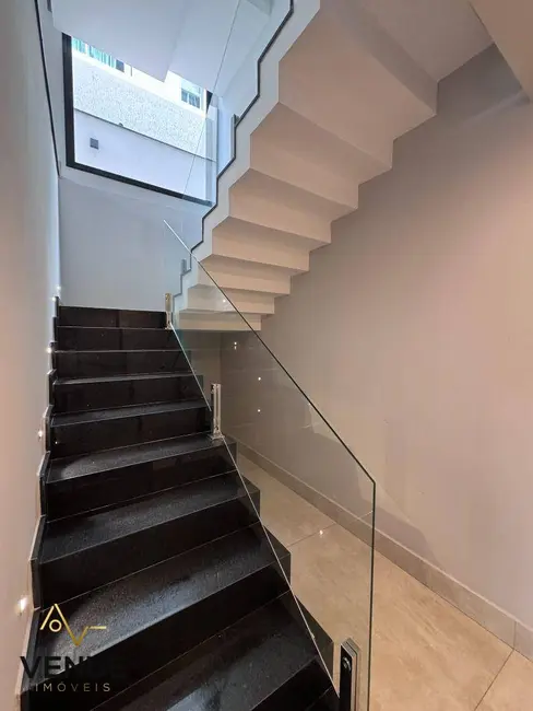 Foto 7 de Casa de Condomínio com 4 quartos à venda, 306m2 em Residencial Real Park, Aruja - SP