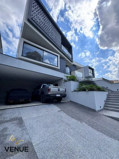 Foto 2 de Casa de Condomínio com 4 quartos à venda, 306m2 em Residencial Real Park, Aruja - SP