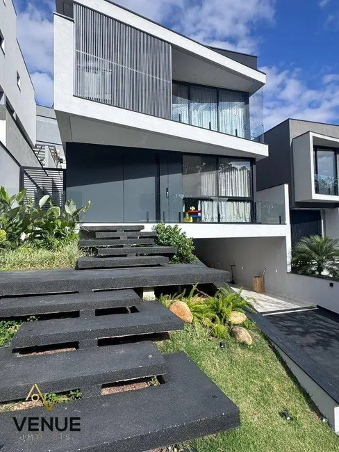 Casa de Condomínio com 4 quartos à venda, 375m2 em Residencial Real Park, Aruja - SP - imagem 3 Foto 3 de Casa de Condomínio com 4 quartos à venda, 375m2 em Residencial Real Park, Aruja - SP